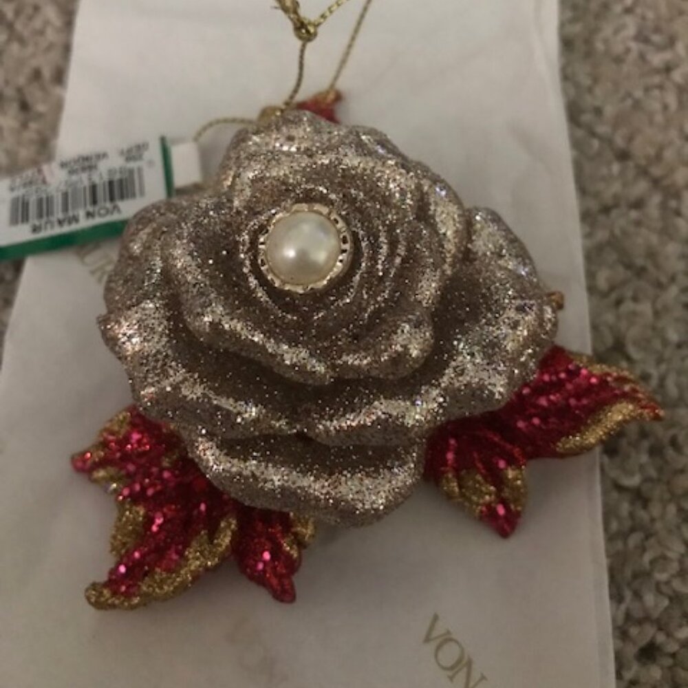 NWT & BOX GEORGEOUS GOLD ROSE W/CENTER PEARL ORNAMENT.  4X4"